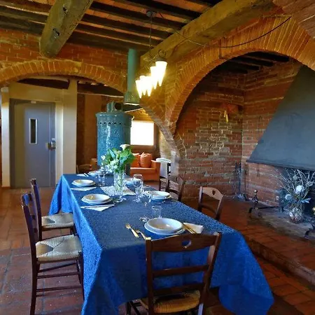 Vaiano Sleeps 25 Pool Air Con Wifi * Vaiano (Lazio)