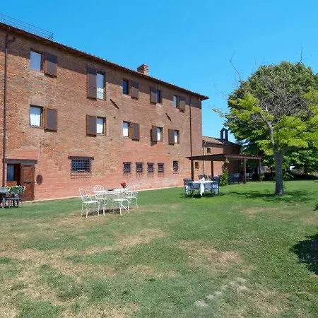 Vaiano Sleeps 25 Pool Air Con Wifi Casa vacanze *