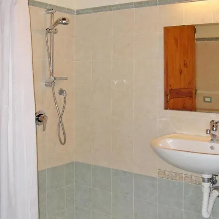 Casa vacanze Vaiano Sleeps 25 Pool Air Con Wifi