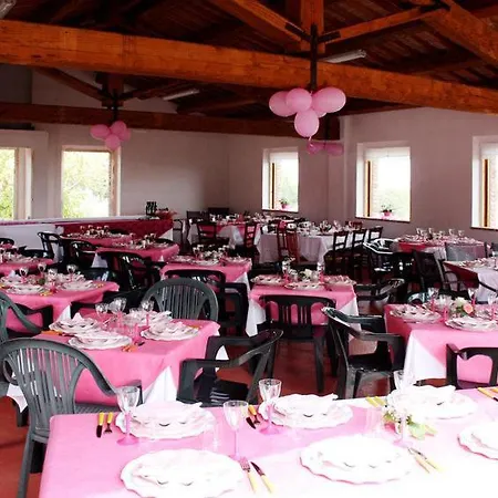 Casa vacanze Vaiano Sleeps 25 Pool Air Con Wifi *