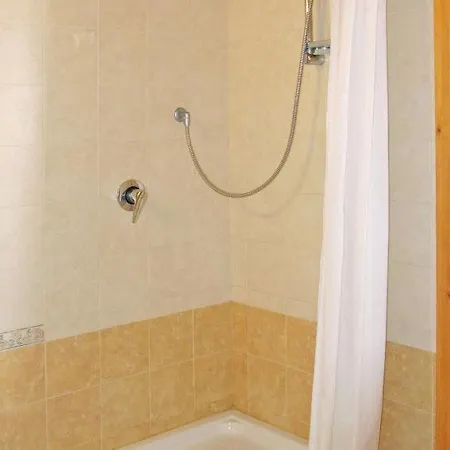 Vaiano Sleeps 25 Pool Air Con Wifi Casa vacanze