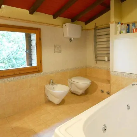 Vaiano Sleeps 25 Pool Air Con Wifi Casa vacanze Vaiano (Lazio)