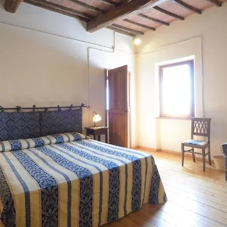 Vaiano Sleeps 25 Pool Air Con Wifi