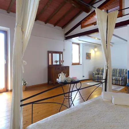Vaiano Sleeps 25 Pool Air Con Wifi Casa vacanze *