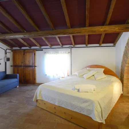 Vaiano Sleeps 25 Pool Air Con Wifi Casa vacanze