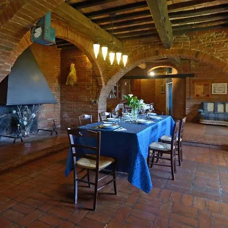 Vaiano Sleeps 25 Pool Air Con Wifi Casa vacanze Vaiano (Lazio)